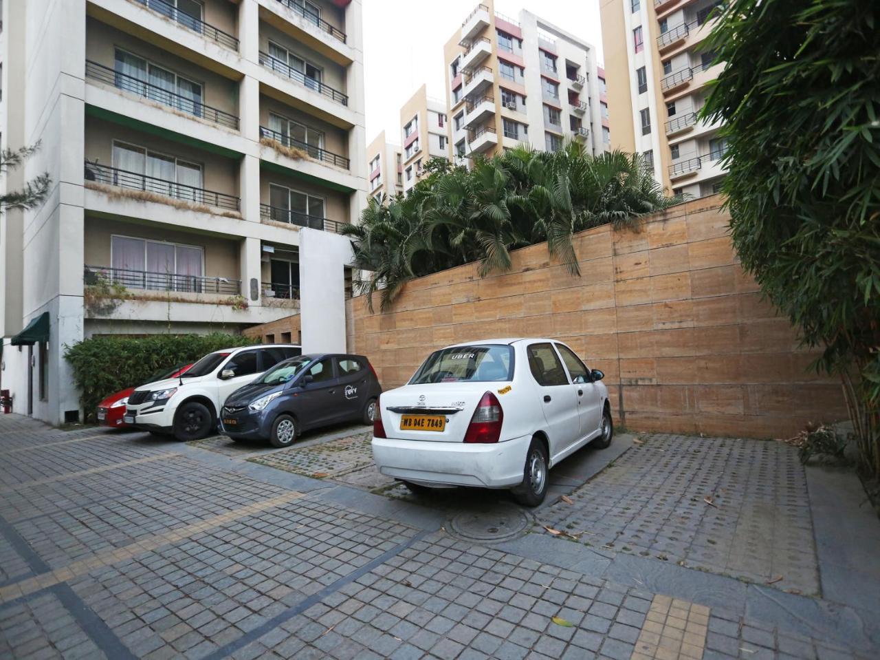 Capital O 10212 Hotel West Willows Xanadu Καλκούτα Εξωτερικό φωτογραφία