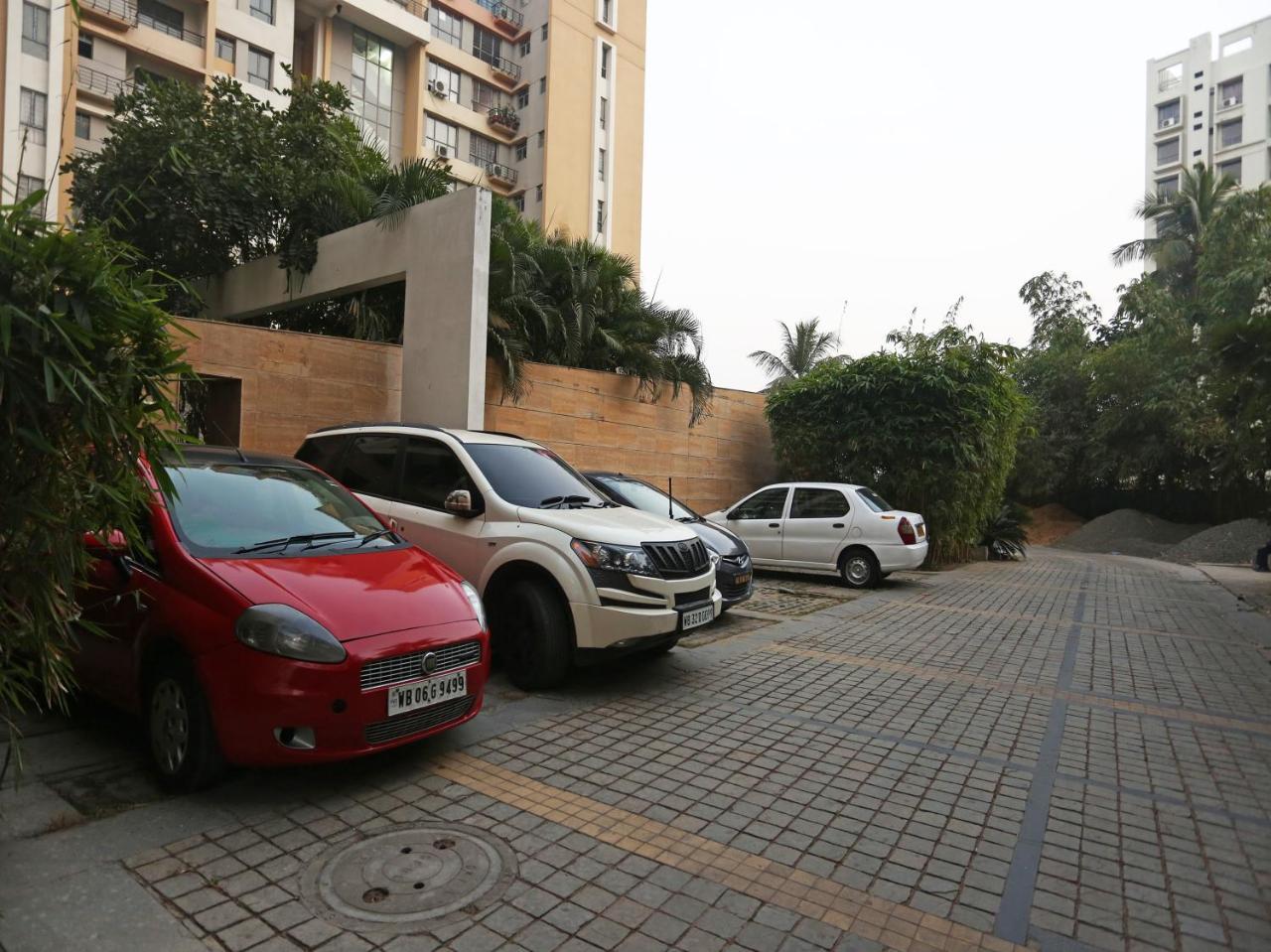 Capital O 10212 Hotel West Willows Xanadu Καλκούτα Εξωτερικό φωτογραφία