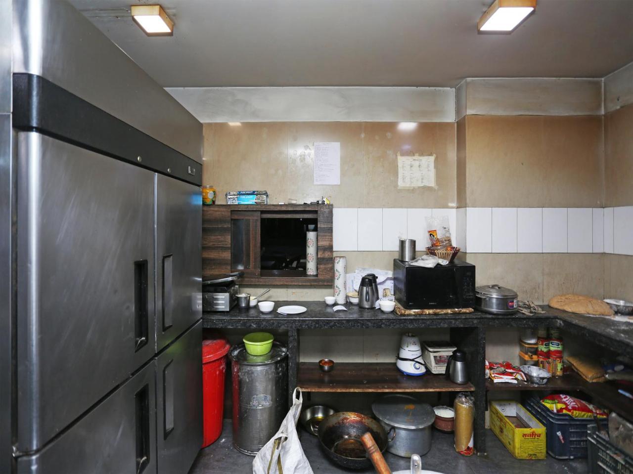 Capital O 10212 Hotel West Willows Xanadu Καλκούτα Εξωτερικό φωτογραφία