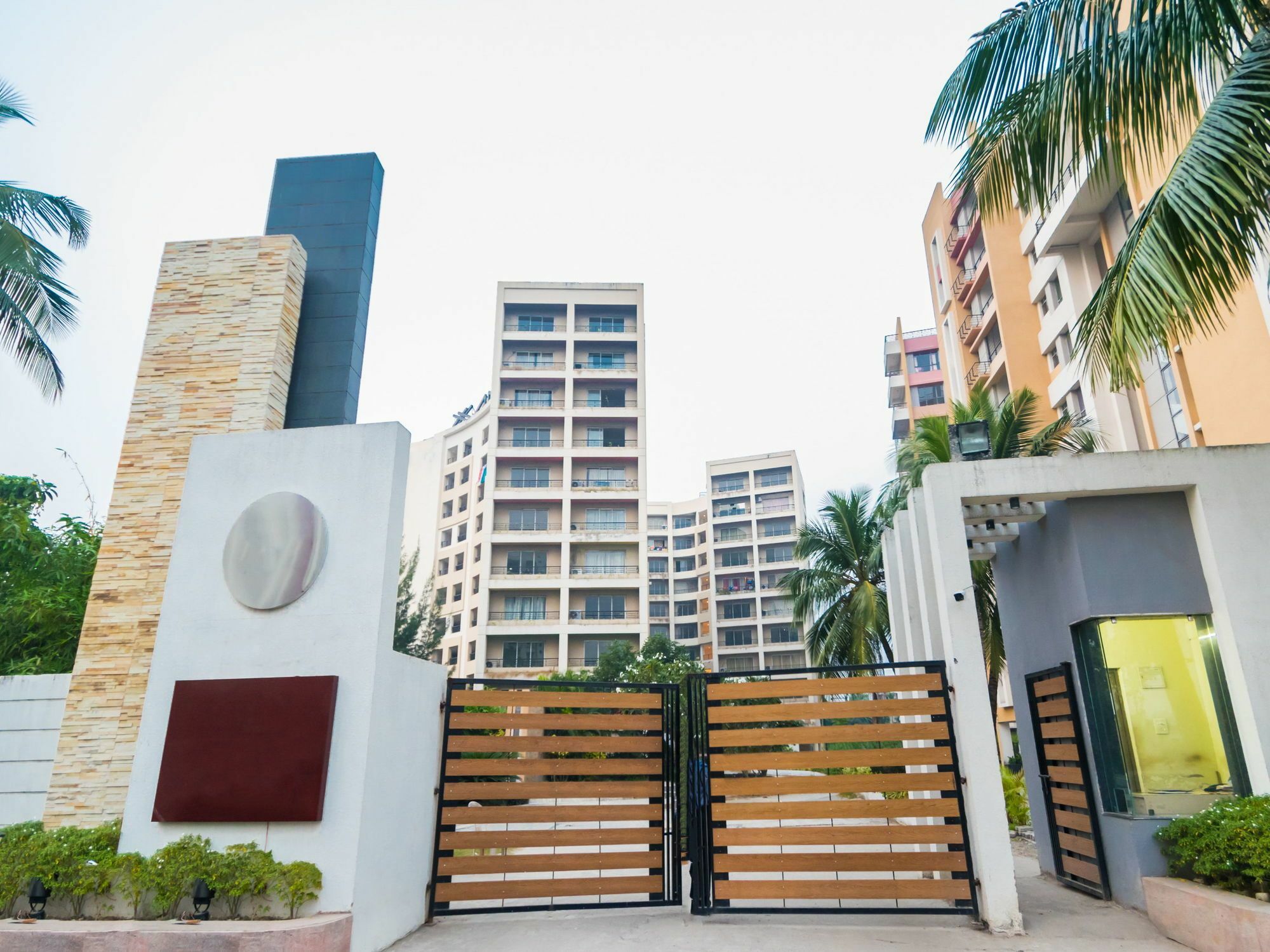 Capital O 10212 Hotel West Willows Xanadu Καλκούτα Εξωτερικό φωτογραφία